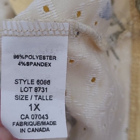 Theo & b Size 1X Made in Canada Yellow Floral Print Top - Picture 7 of 8